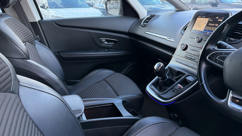 Renault Scenic 1.2 TCE 130 Dynamique Nav 5dr Petrol Estate